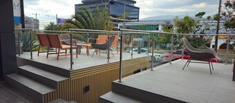 Beverly Hills: Hotel & Business