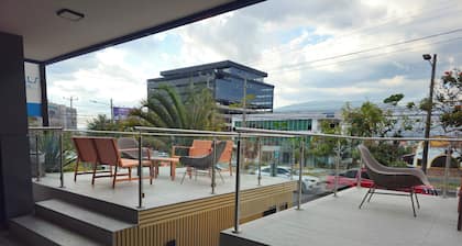 Beverly Hills: Hotel & Business