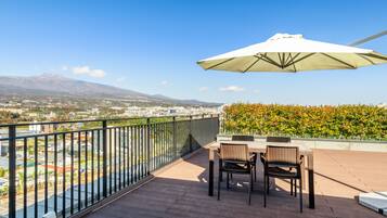 Sunshine Family Terrace Suite (Complimentary Weekend Running & Yoga / First-Come, First-Served) | Terrace/patio