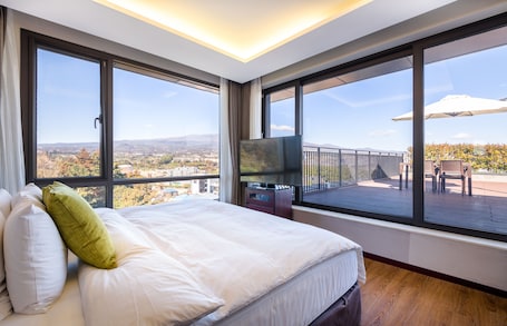 Sunshine Suite Family, 2 Bedrooms, Terrace | Down comforters, in-room safe, desk, blackout drapes