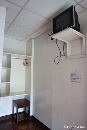 Economy Double Room, 1 Bedroom | Room amenity