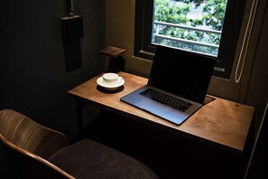 Memory-foam beds, in-room safe, individually decorated, desk - THA City Loft by TH District (Bangkok)
