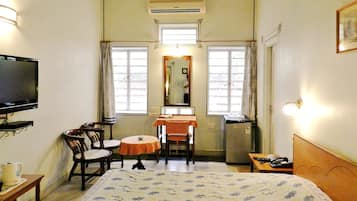 Superior Double or Twin Room | Premium bedding, minibar, in-room safe, individually decorated