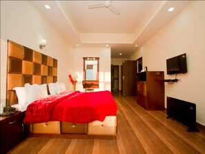 Superior Room, 1 King Bed