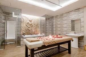 Sauna, steam room, hot stone massages, 14 treatment rooms