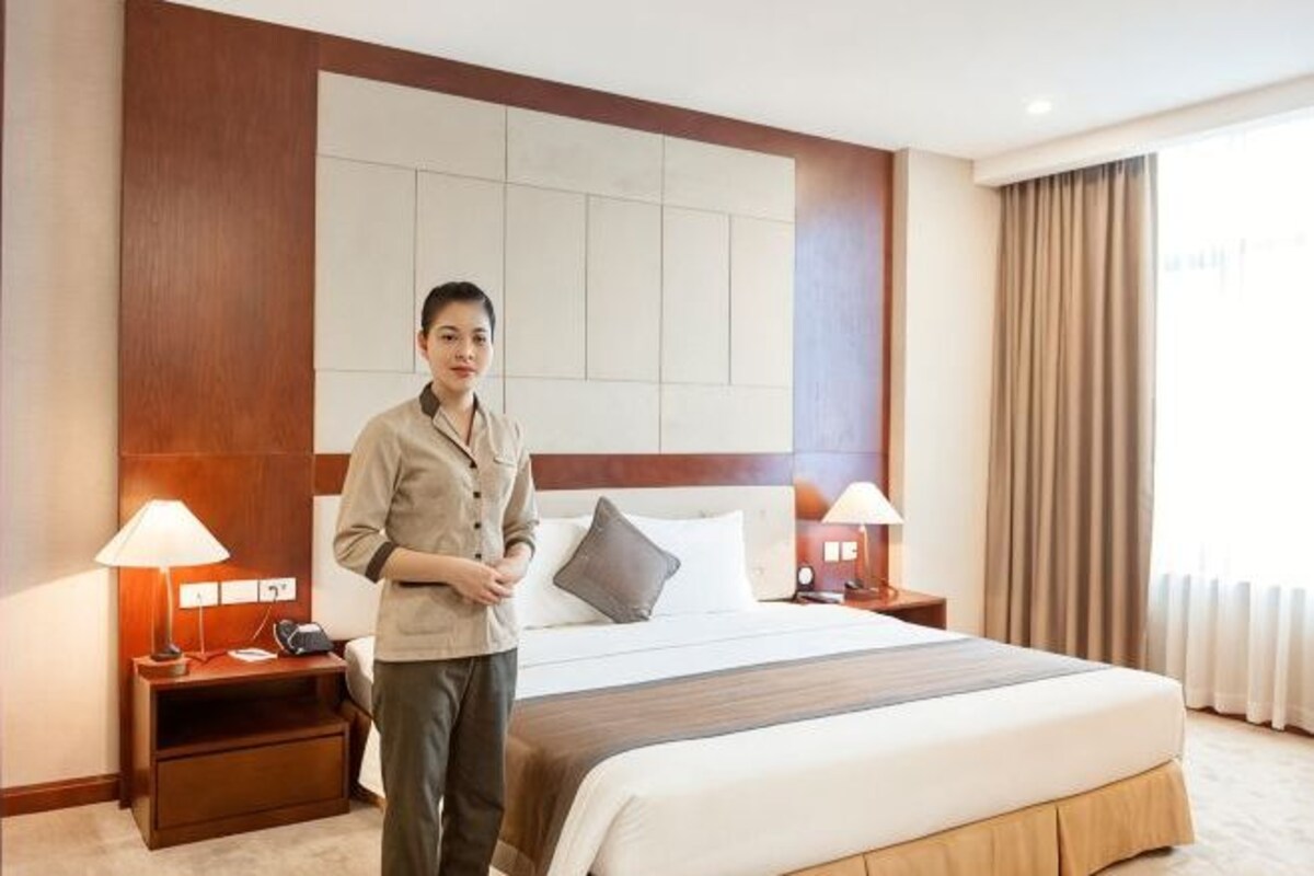 Minibar, in-room safe, desk, free WiFi