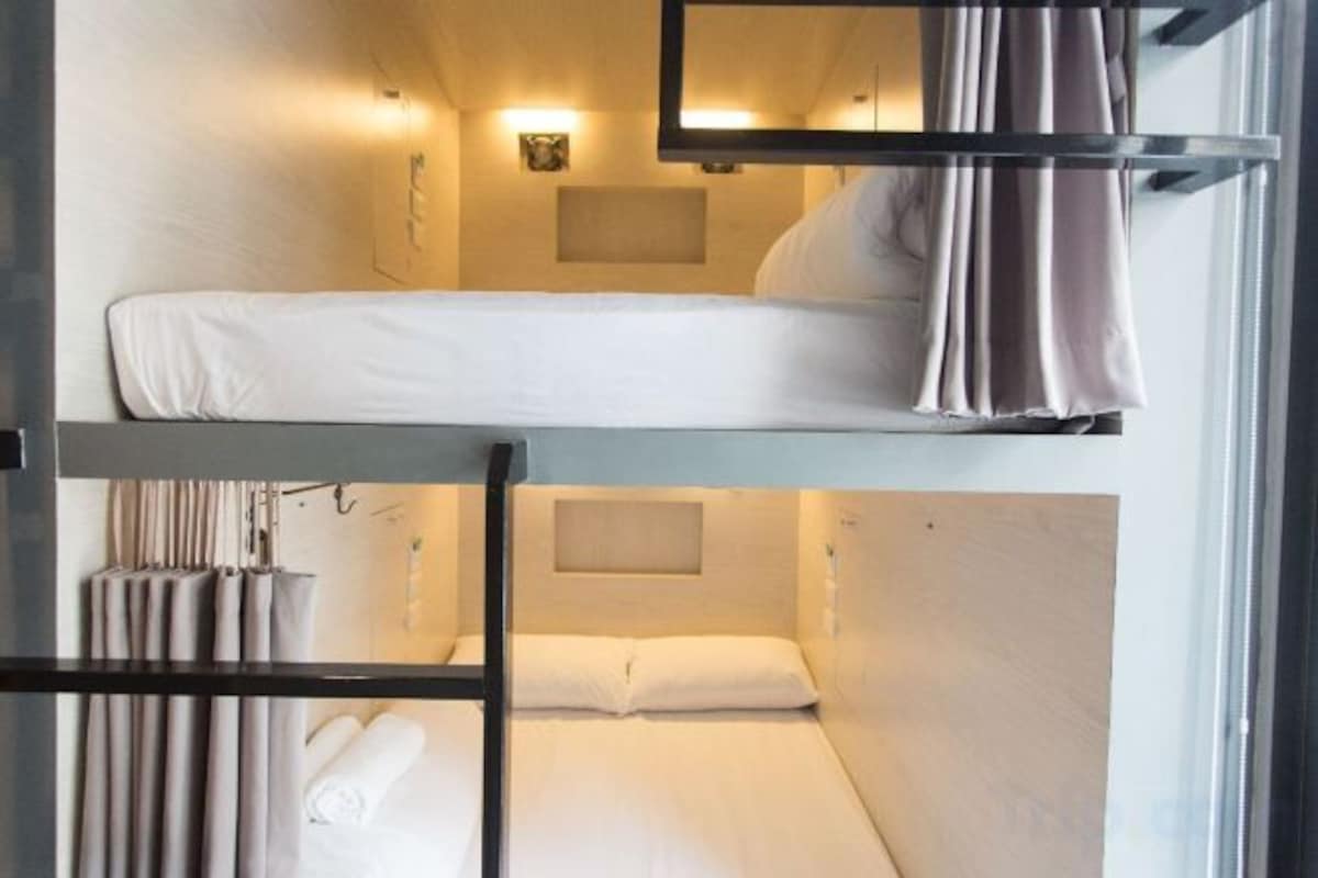 Roba de llit d'alta qualitat i caixa forta a l'habitació