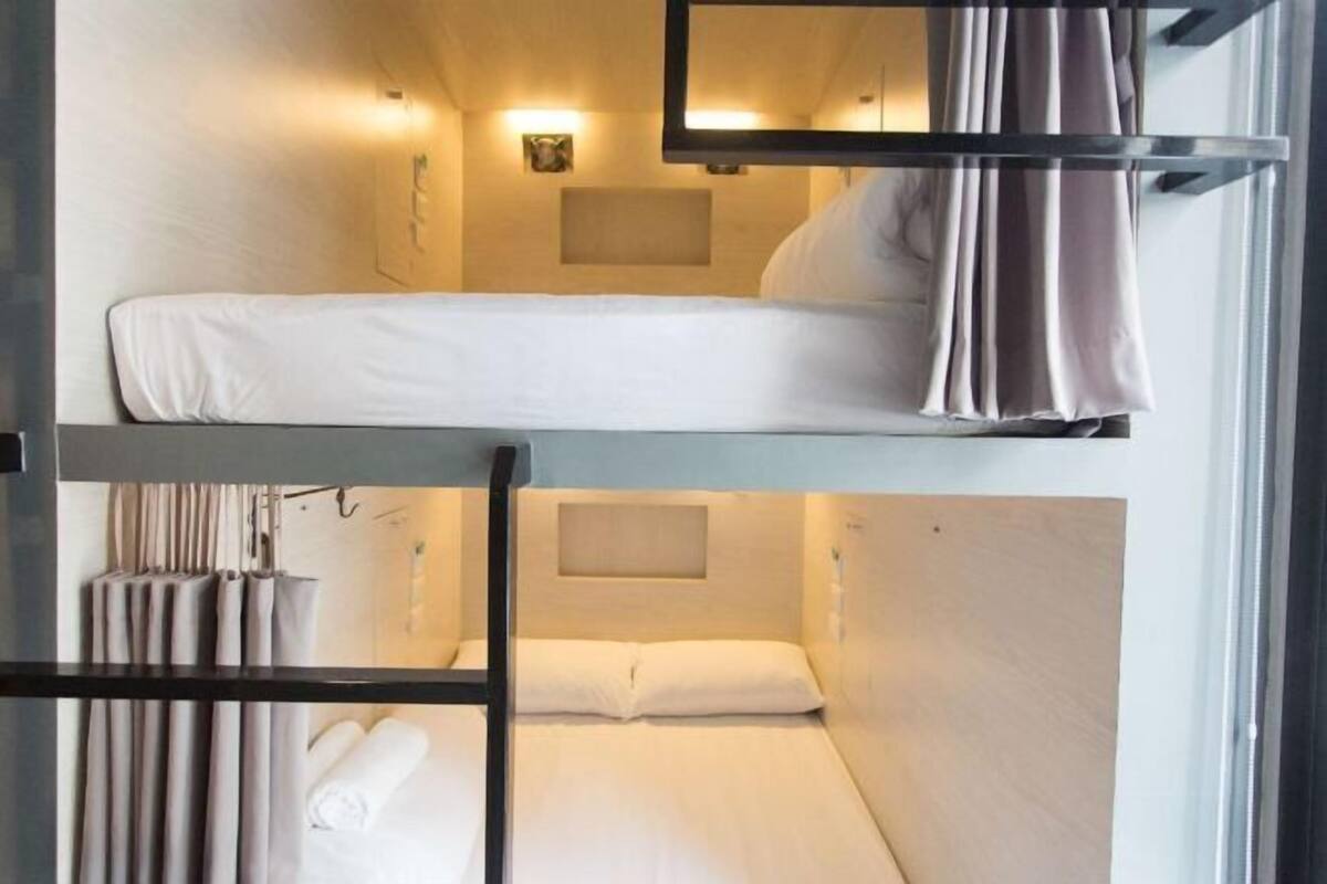 Premium bedding, in-room safe, blackout drapes, WiFi (free)