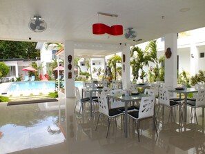 Breakfast, lunch and dinner served - Paboreal Boutique Hotel (Puerto Princesa)