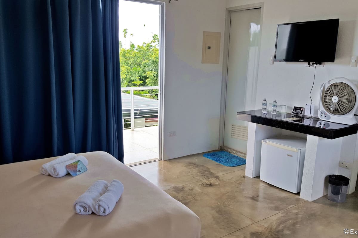 premium bedding, in-room safe, desk, blackout curtains