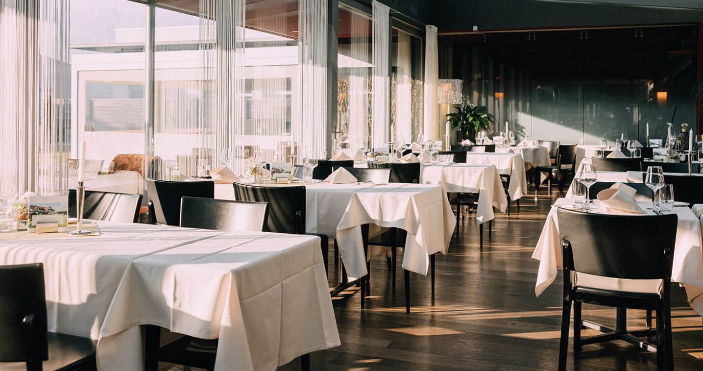 2 restaurants, lunch, dinner served; regional cuisine