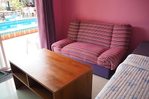 Standard Room | Living area