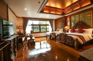 Superior triple room with spa bath | View from room - Pingviman Hotel (Chiang Mai)