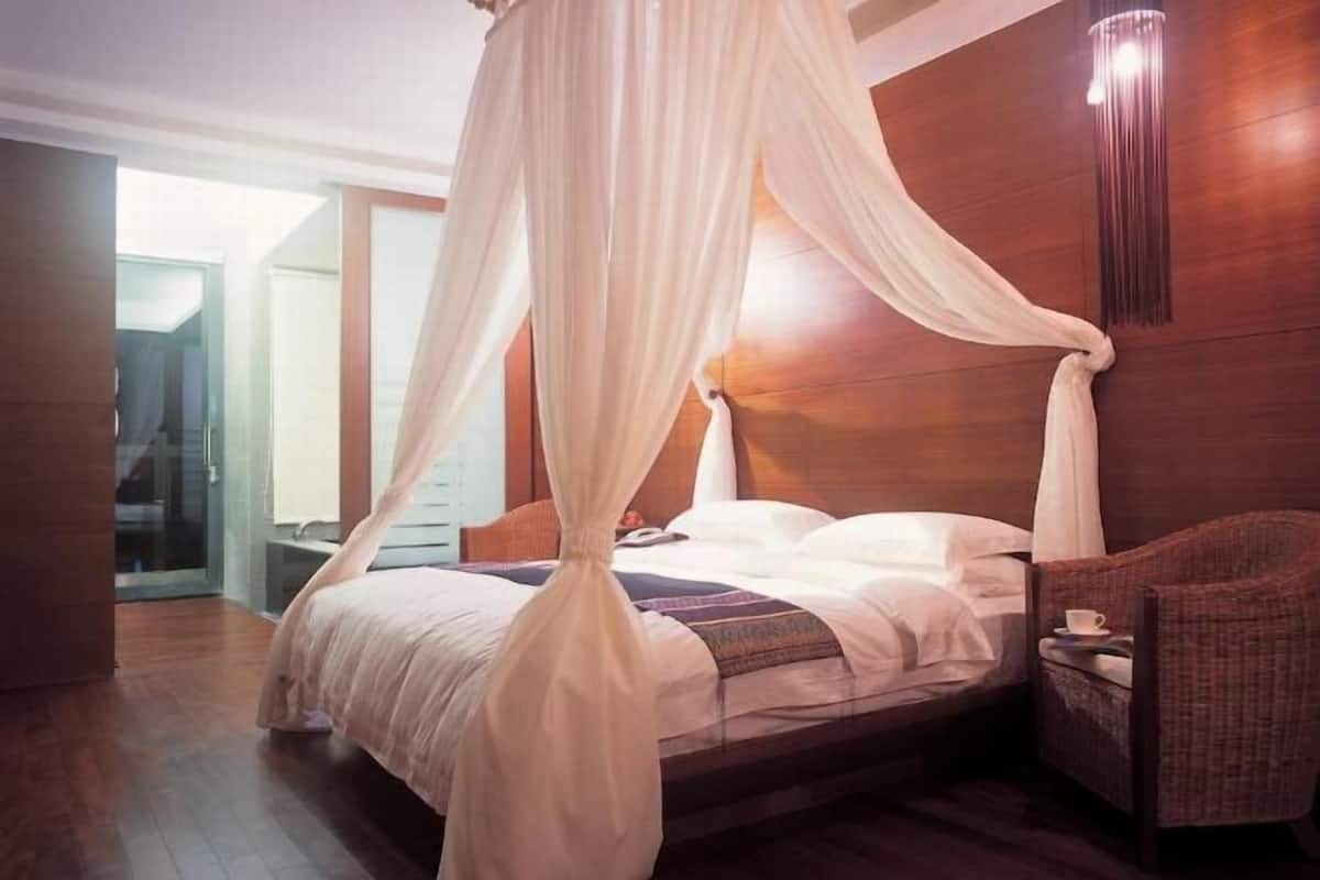 1 sovrum, minibar och värdeförvaringsskåp på rummet