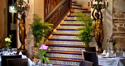 Hotel Condes de Castilla