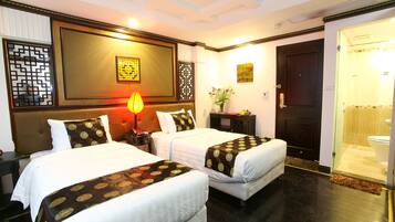 Habitación clásica con 1 cama matrimonial o 2 individuales, 1 habitación, para no fumadores | Ropa de cama de alta calidad y minibar