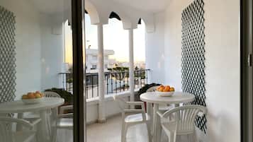 Family Room | Balcony