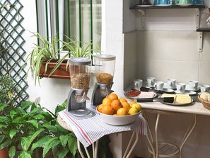 Dining - Hostal Azahara (Nerja)