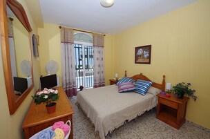 Habitación doble, 1 cama doble | Ropa de cama de alta calidad, cortinas opacas, cunas (de pago)