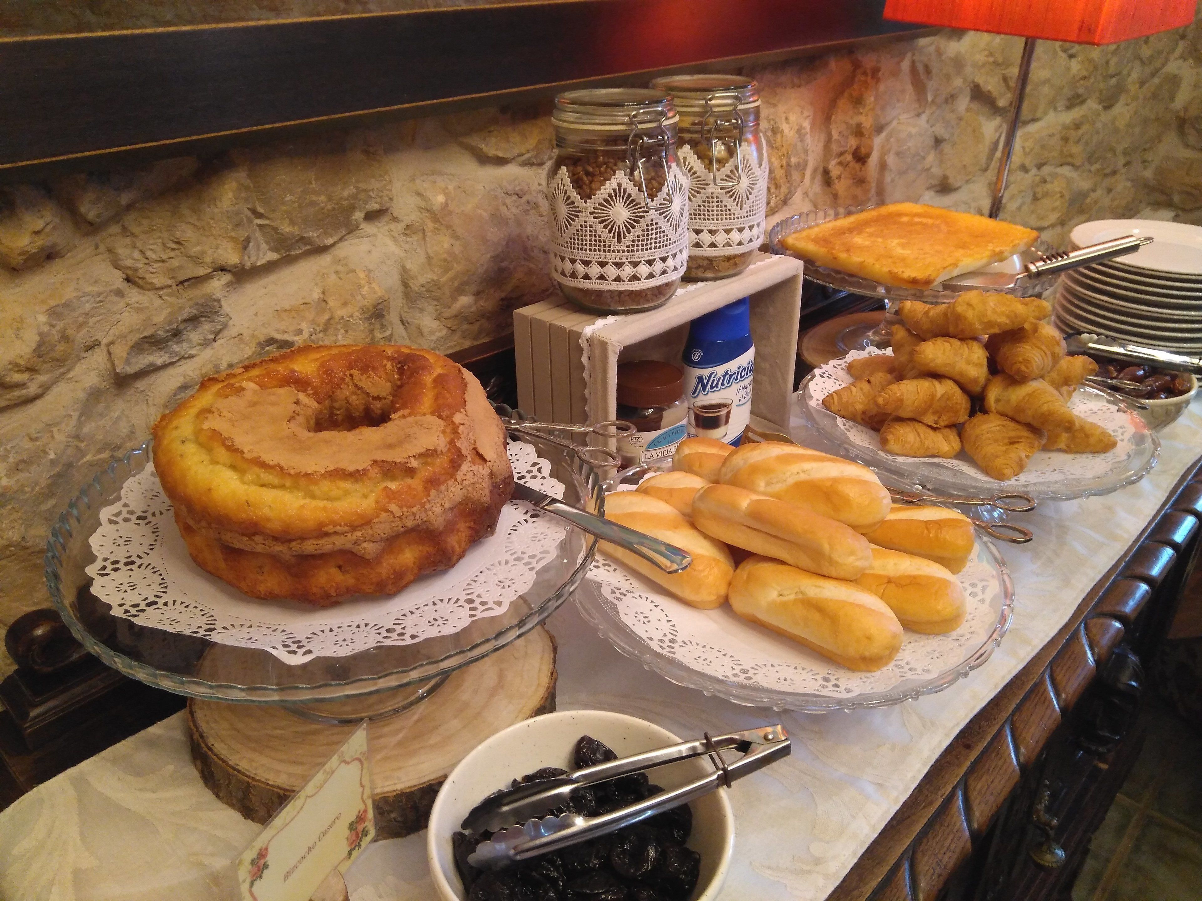 daily continental breakfast (eur 12 per person)