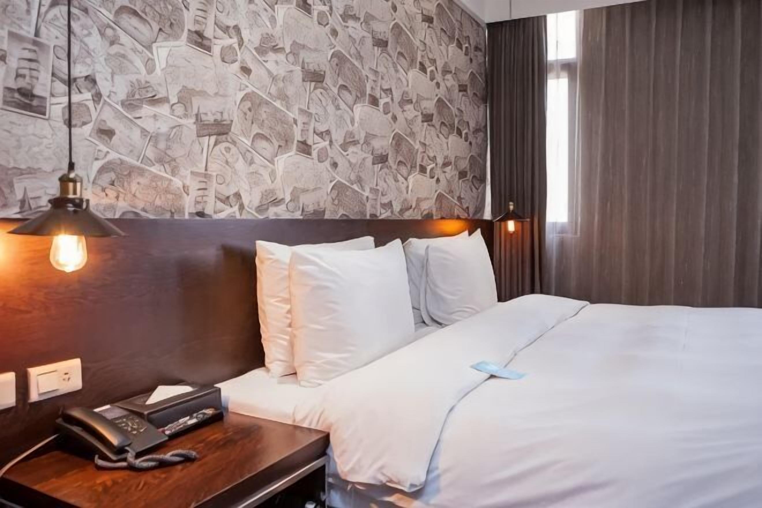 1 bedroom, down duvets, in-room safe, desk