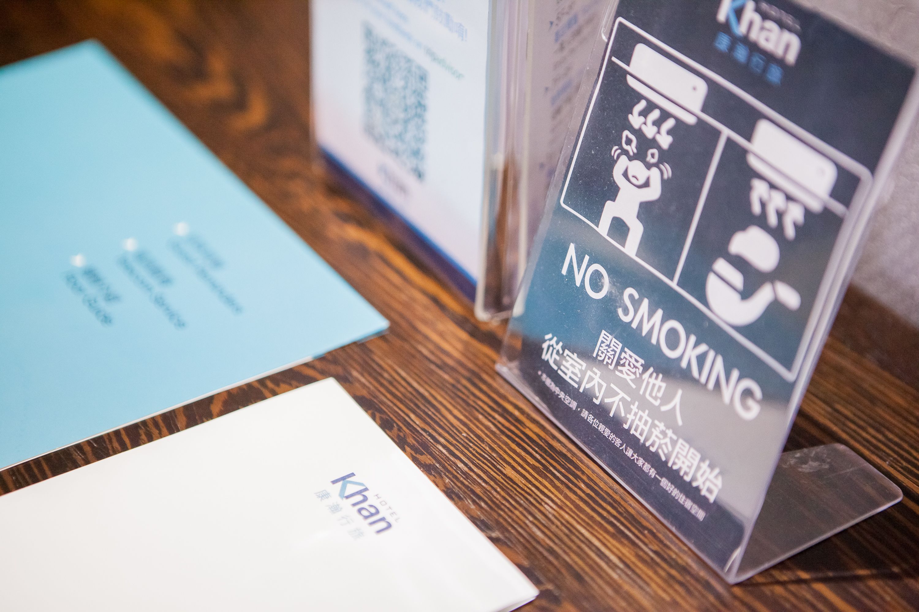 standard twin room | 1 bedroom, down duvets, in-room safe, desk