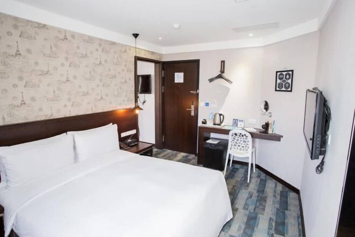 1 bedroom, down comforters, in-room safe, desk