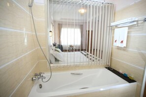 Dusche, Regendusche, kostenlose Toilettenartikel, Haartrockner