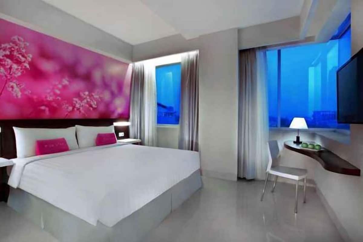 In-room safe, desk, soundproofing, cribs/infant beds