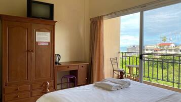 Economy-Doppelzimmer, Balkon, eingeschränkter Meerblick | Ausblick vom Zimmer