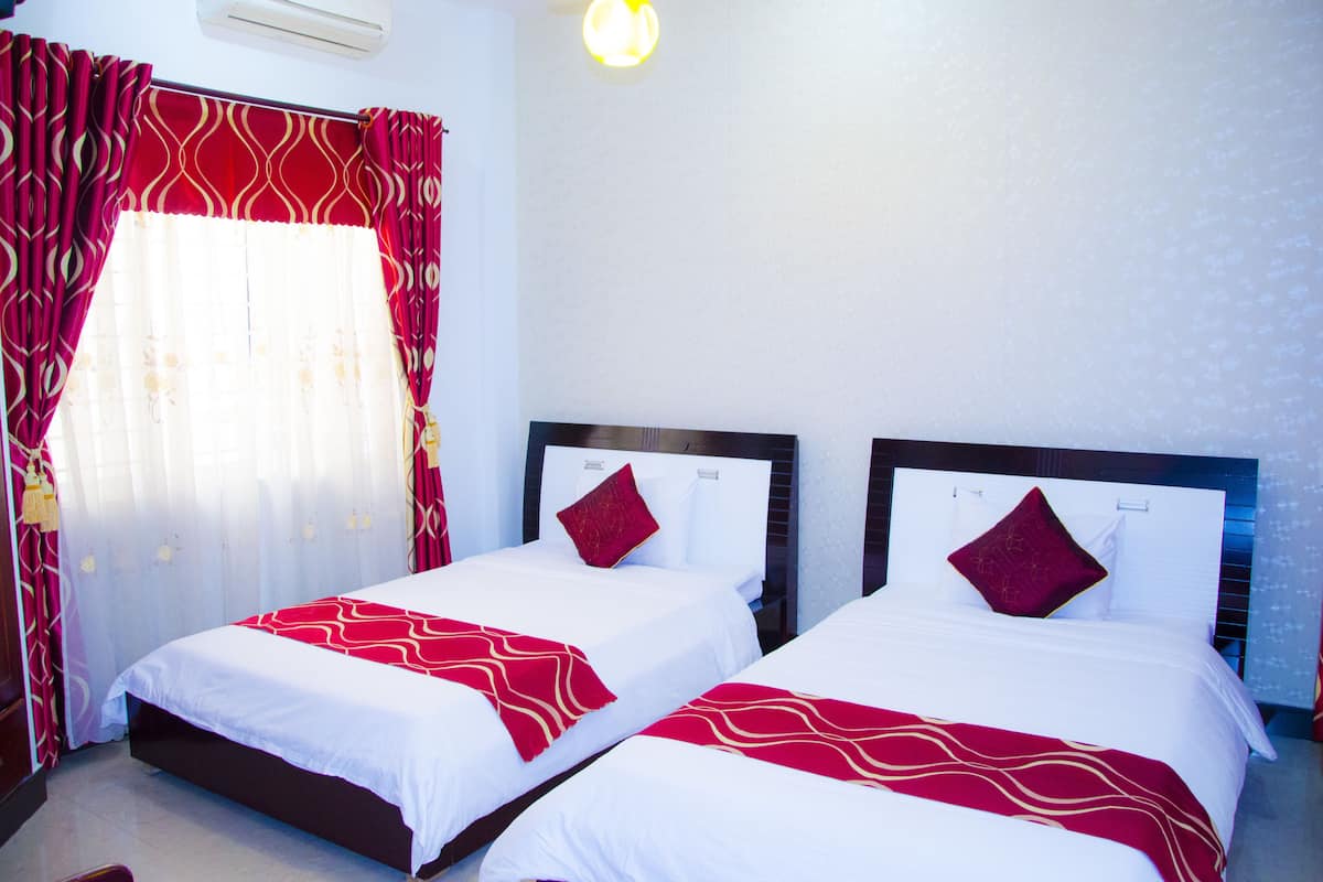 슈피리어룸 | 거실 | 케이블 채널 시청이 가능한 32인치 평면 TV, TV