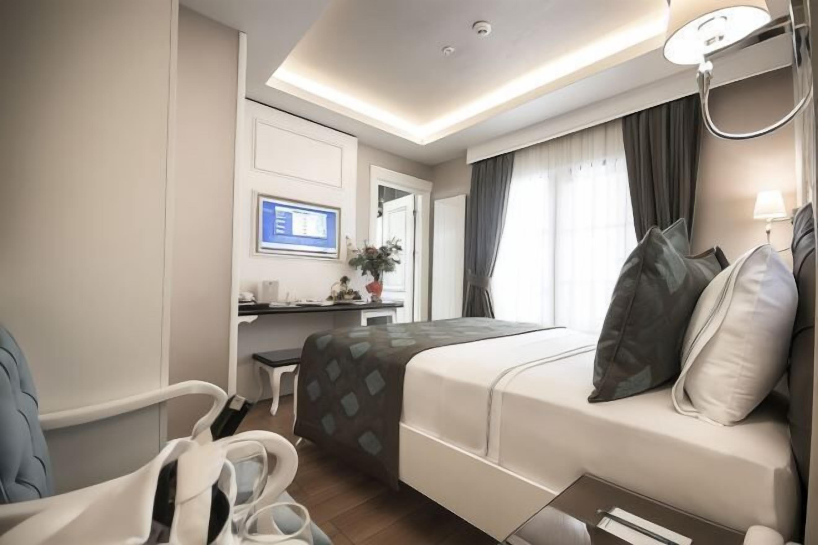 1 bedroom, premium bedding, minibar, in-room safe