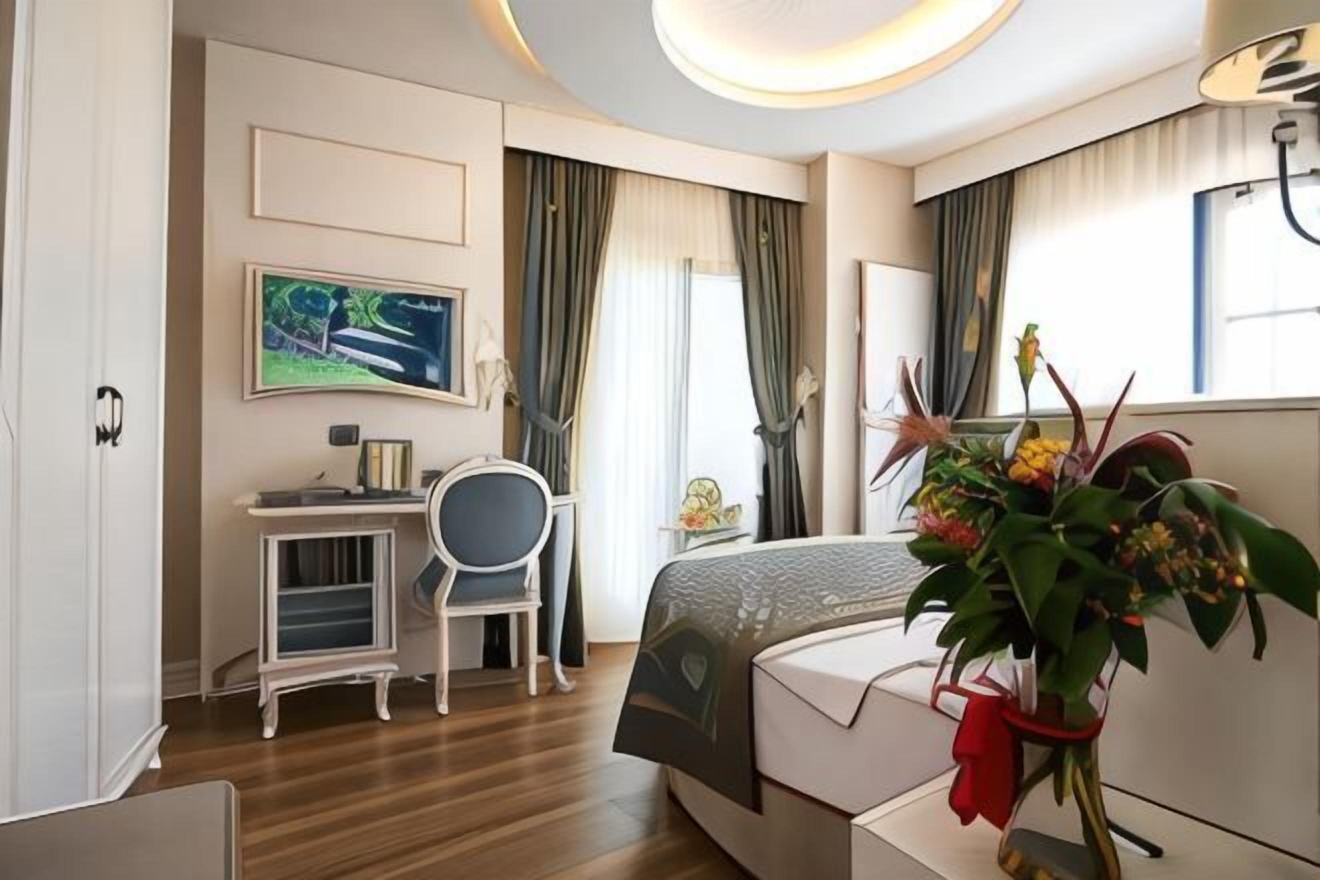 1 bedroom, premium bedding, minibar, in-room safe