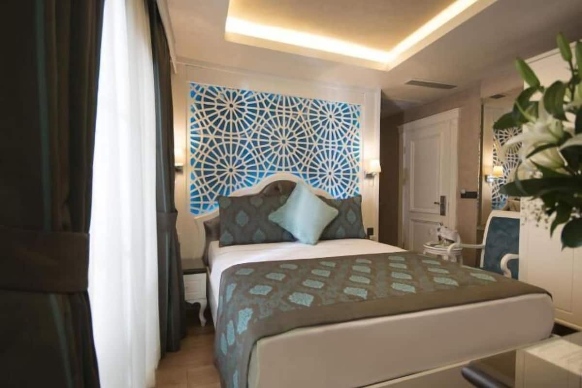 1 bedroom, premium bedding, minibar, in-room safe
