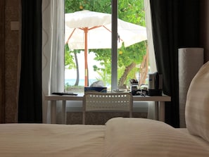 Economy Double Room, 1 King Bed, Sea View, Beachfront