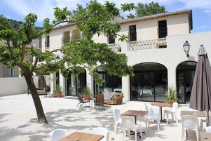 บริเวณภายนอก