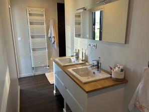 Handtücher, Toilettenpapier