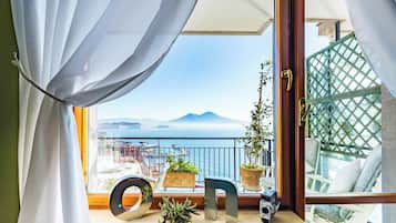 Apartment (3 Bedrooms) | Water view