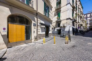 Front of property - Bisicool Boutique Apartment by Napoliapartments (Naples)