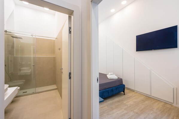 Apartment (1 Bedroom) | Bathroom | Shower, bidet