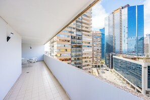 Căn hộ (2 Bedrooms) | Hiên