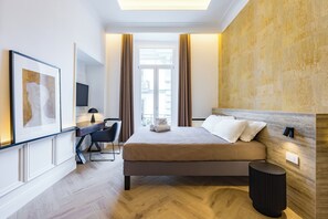 Apartment (3 Bedrooms) | 3 bedrooms, laptop workspace, iron/ironing board, bed sheets - Chic Lifestyle Apartment (Naples)