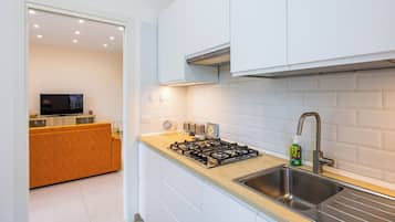 Appartamento (2 Bedrooms) | Cucina privata | Forno