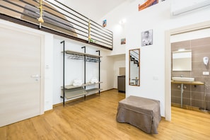 公寓 (1 Bedroom) | 1 間睡房、床單