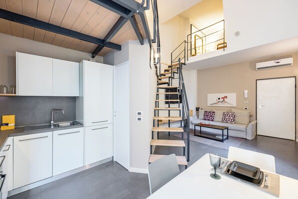 Apartment (2 Bedrooms) | Private kitchenette