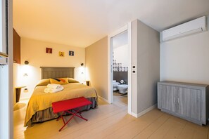 Apartment (2 Bedrooms) | 2 bilik tidur, ruang kerja komputer riba, cadar katil 