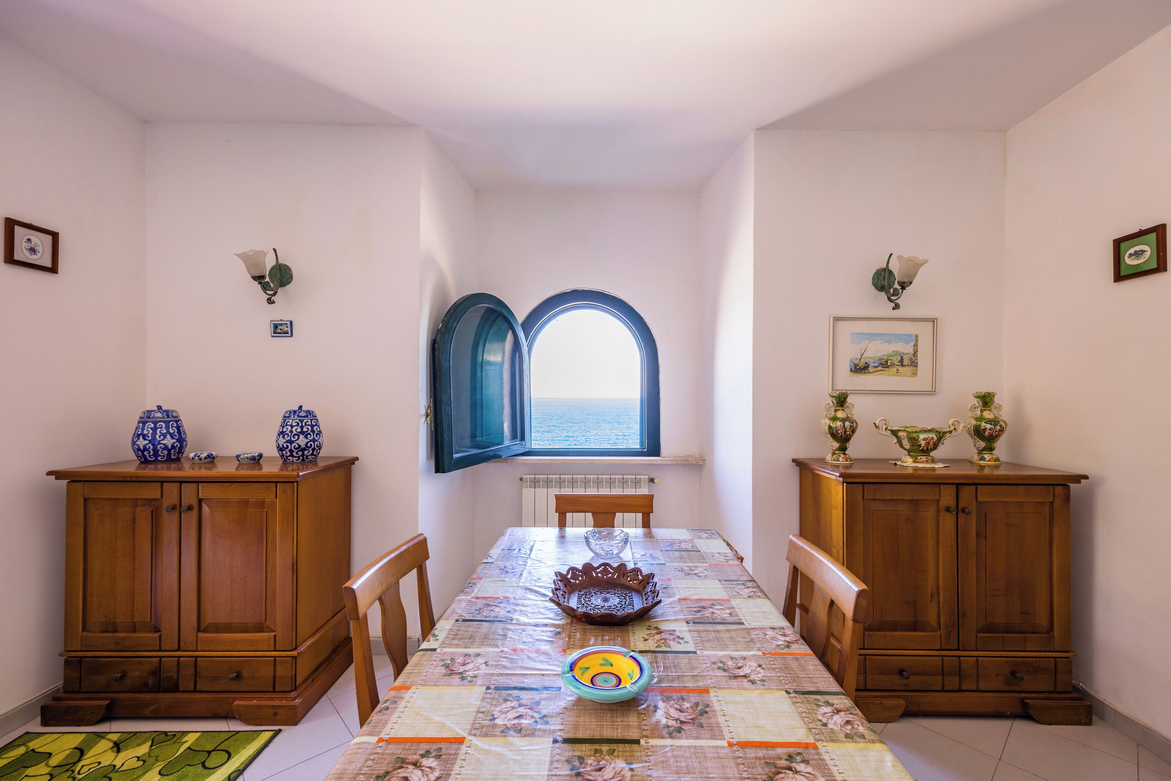 公寓 (2 Bedrooms) | 起居區 | 32-吋智慧型電視，提供有線頻道