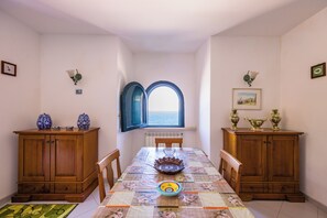 Appartement (2 Bedrooms) | Coin séjour