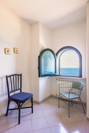 Apartment (2 Bedrooms) | Water view