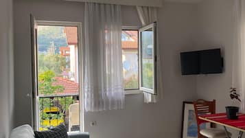 Family Quadruple Room, City View | Free WiFi